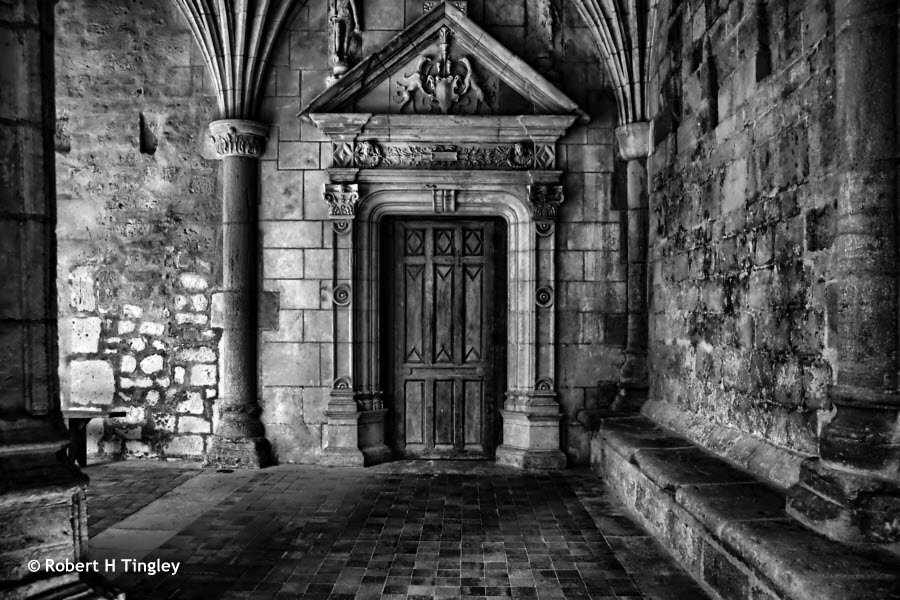 Cadouin Cloisters 2726 BW